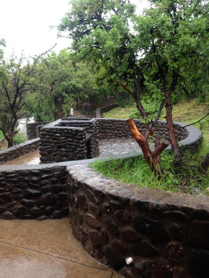 Liphofung Cave, Chalets Hotel Butha-Buthe Exterior photo